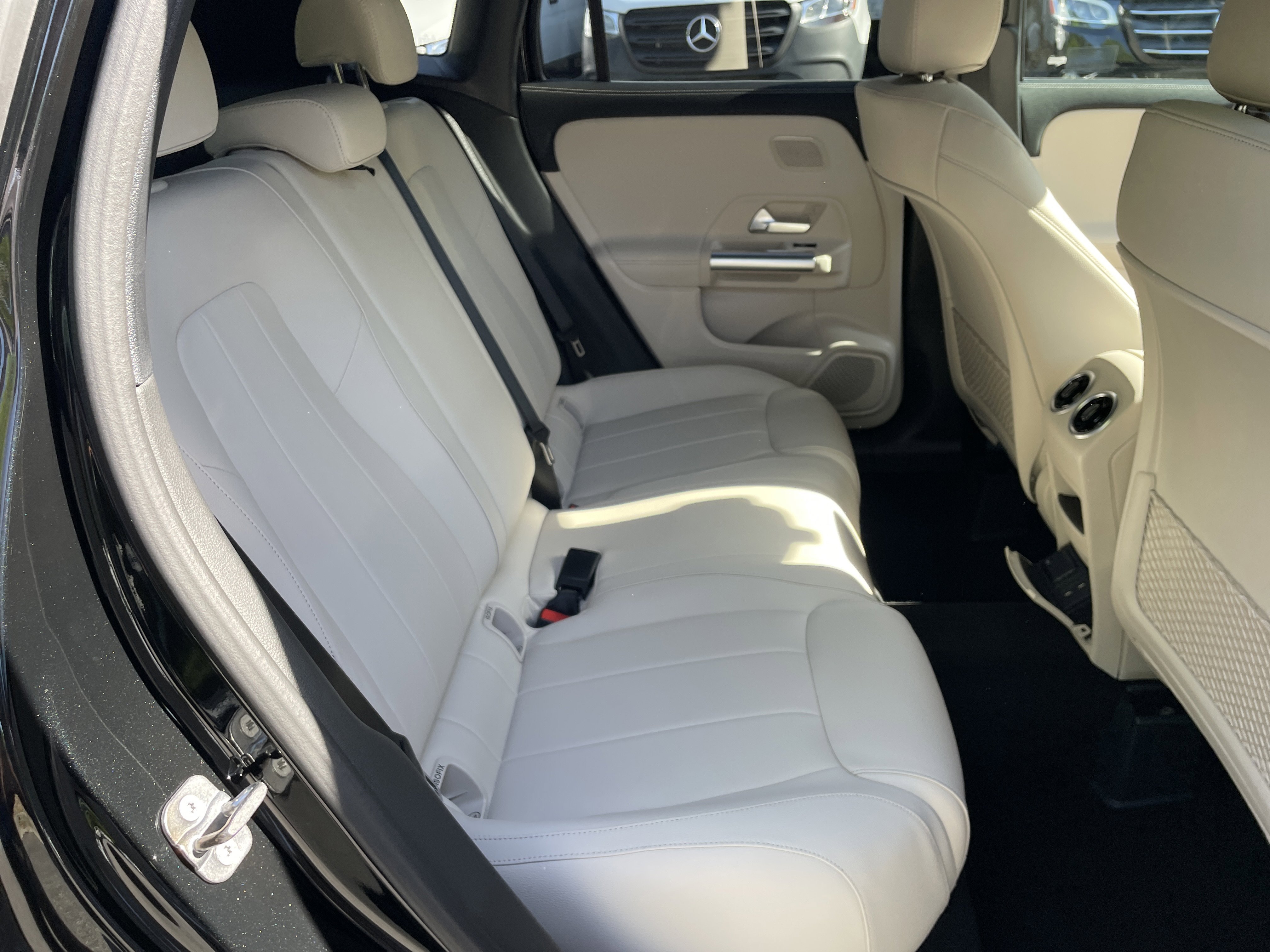 New 2026 Cosmos Black Metallic Mercedes-Benz GLA 250 SUV image 40