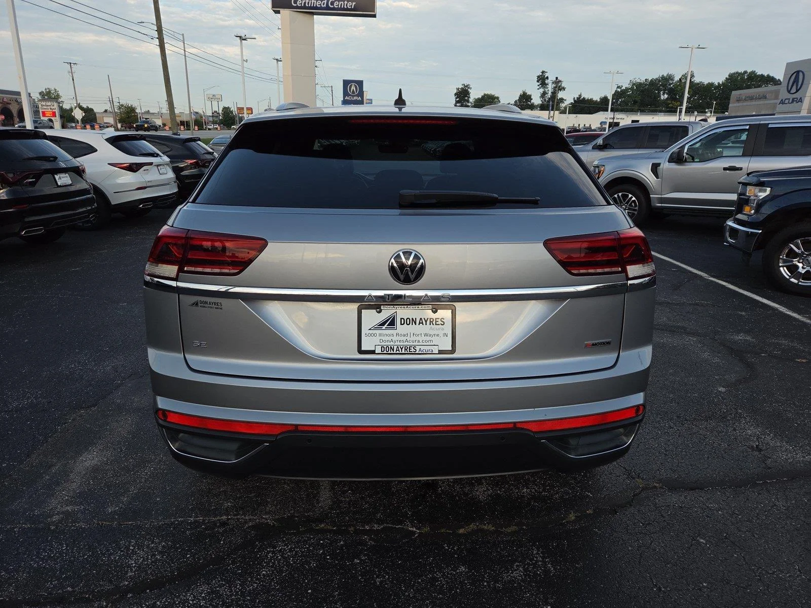 Used 2022 Pyrite Silver Metallic Volkswagen 2.0T SE w/Technology image 28