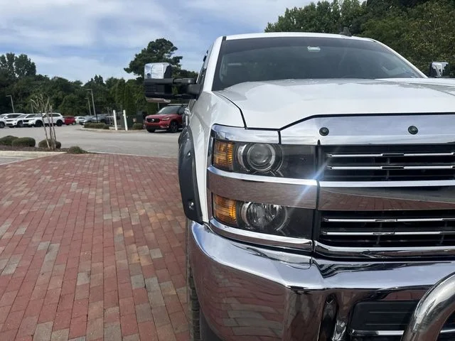 Used 2015 White Chevrolet Work Truck image 18