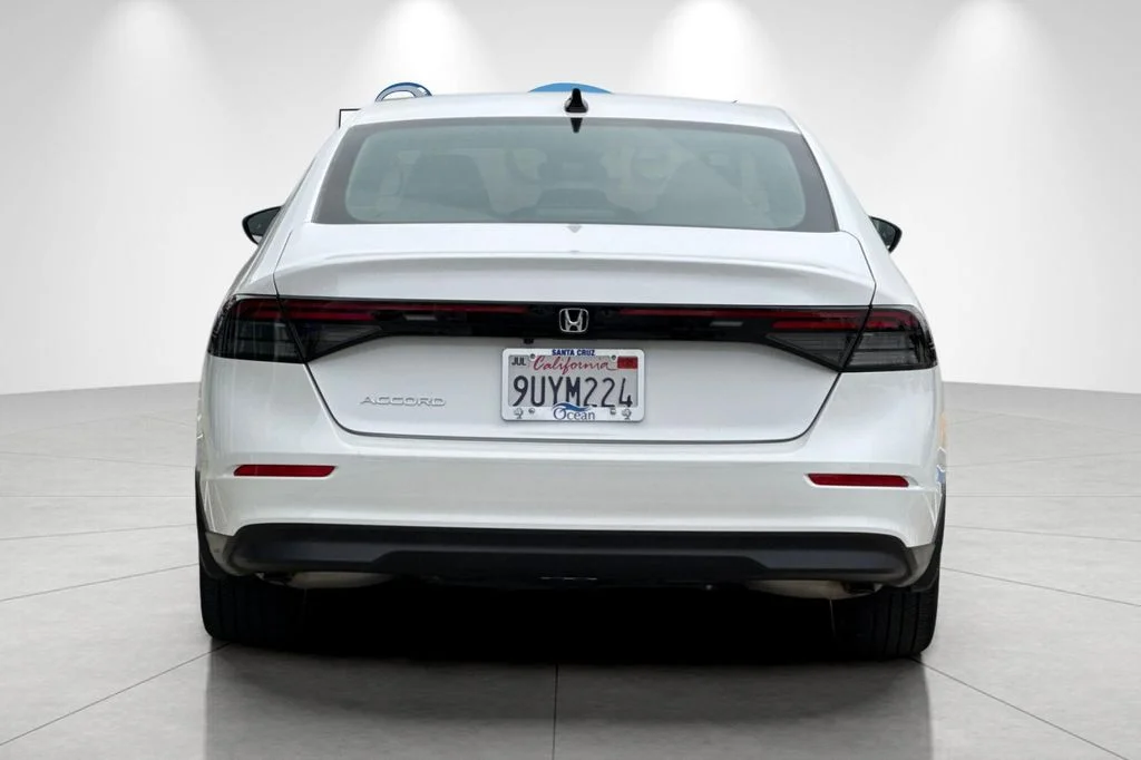 Used 2025  Honda SE image 5