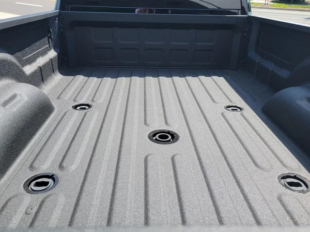 New 2026 Diamond Black Crystal Pearl-Coat Exterior Paint RAM Big Horn image 9