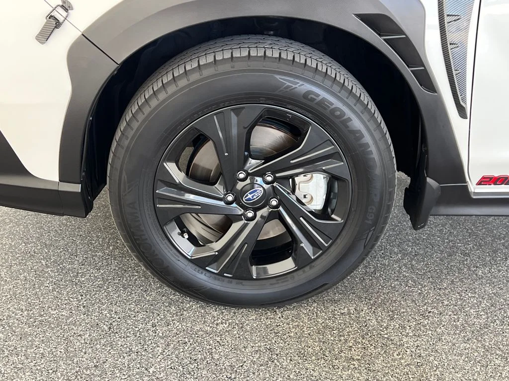 Used 2024 White Subaru Base image 27