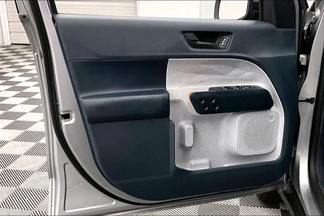 Used 2024 Iconic Silver Metallic Ford XLT image 19