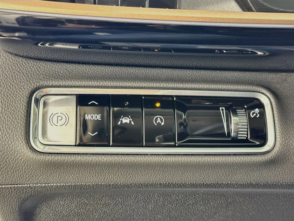 Used 2025 Summit White Buick Sport Touring image 14