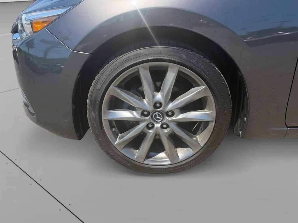 Used 2018 Gray Mazda Grand Touring image 9
