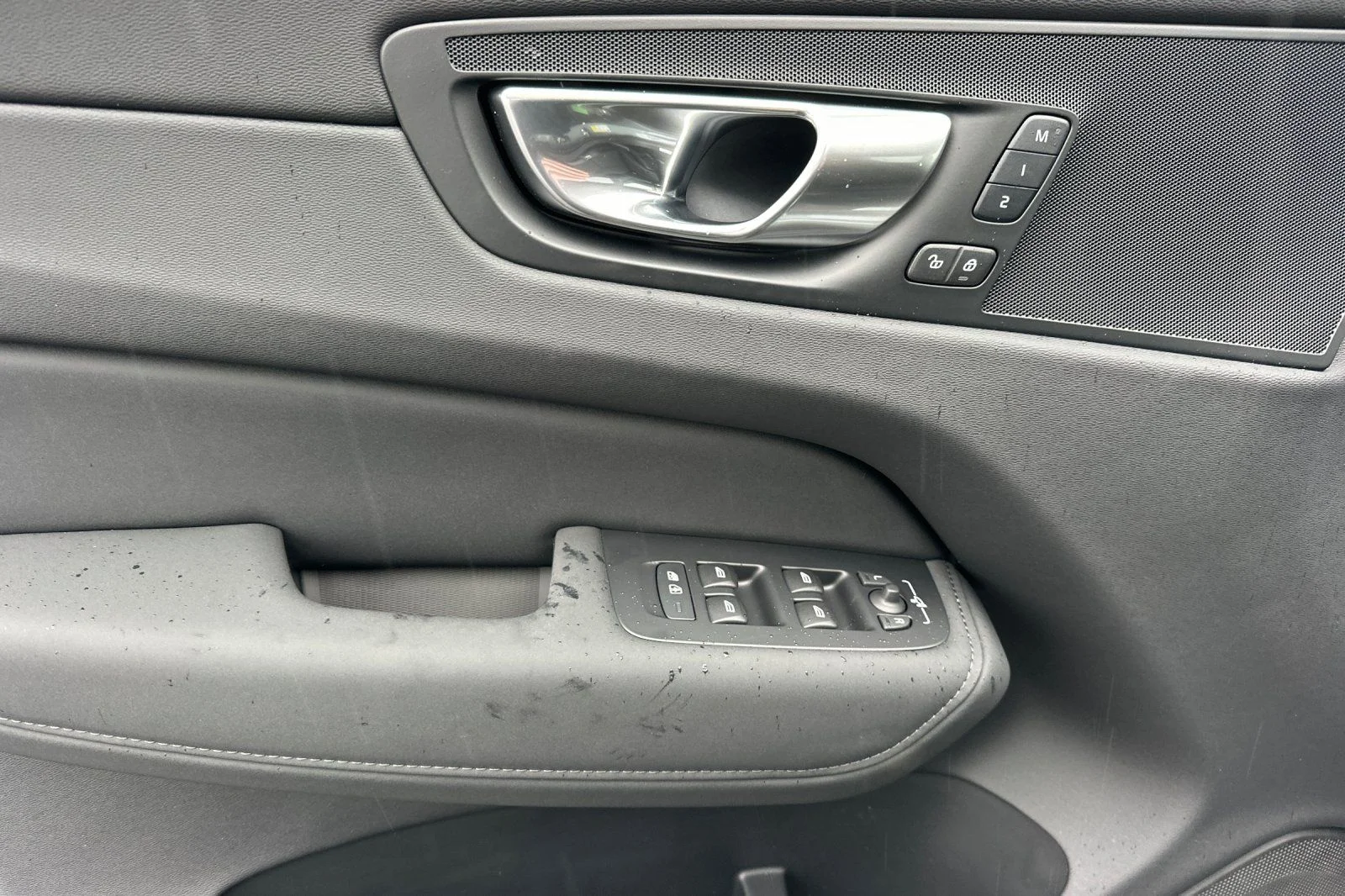 New 2026 Vapour Grey Volvo Plus image 10