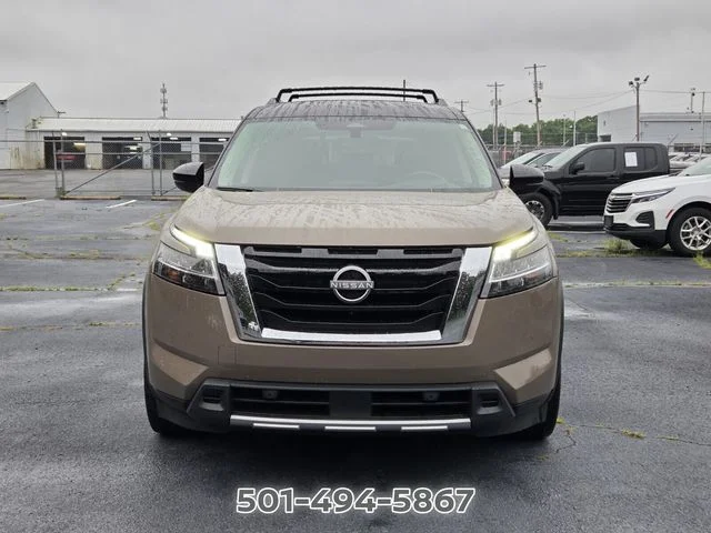 Used 2023 Black Nissan Platinum image 8