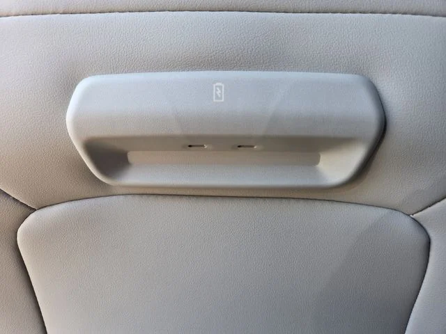 New 2026 Star White Metallic Tri-Coat Ford MAX Platinum® image 40