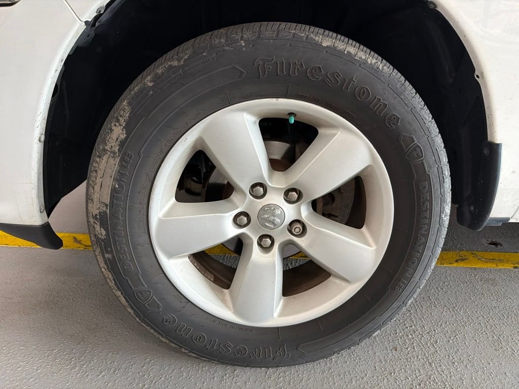 Used 2014 Bright White Clearcoat Ram Tradesman image 5