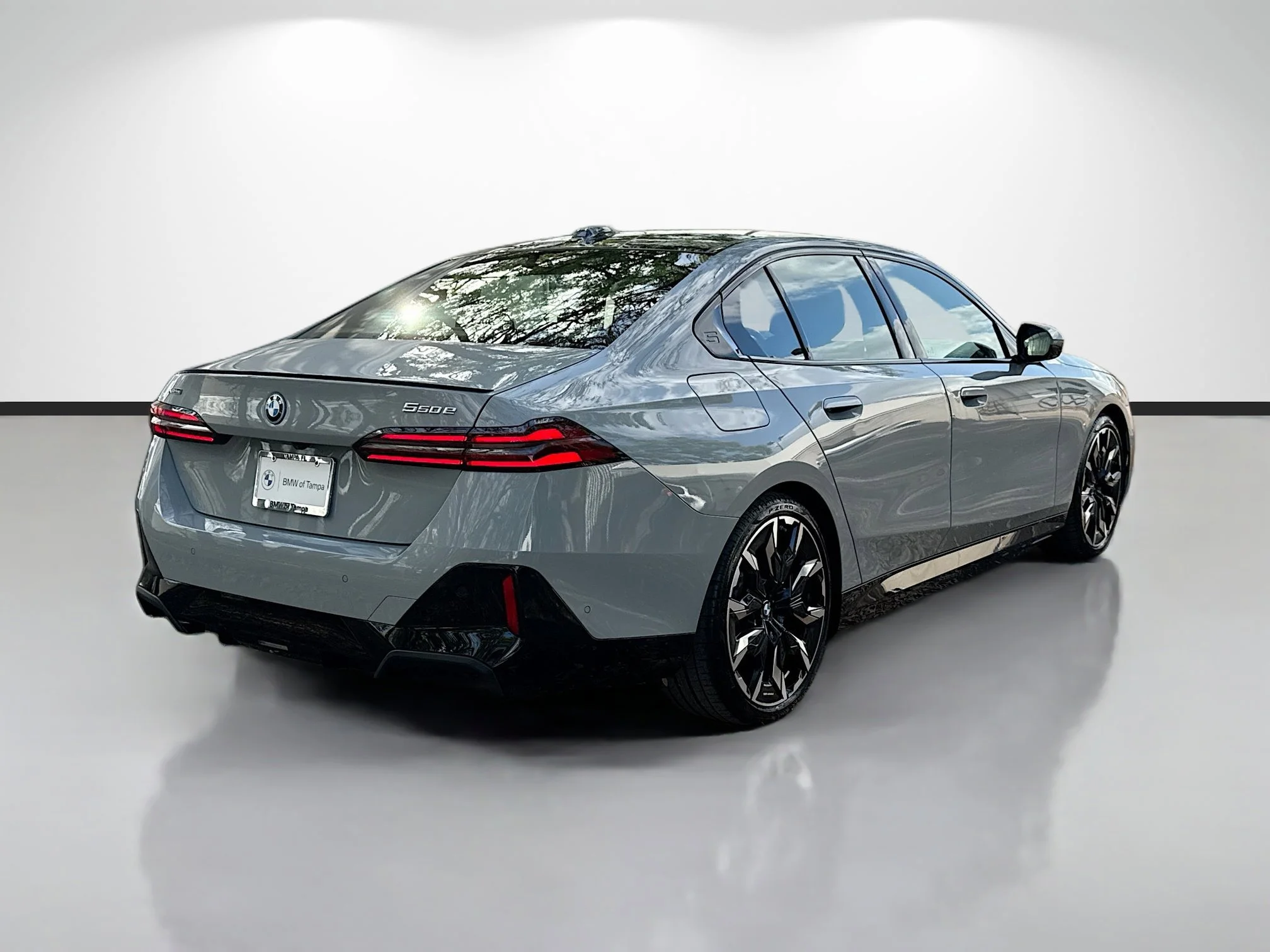 New 2026 Brooklyn Grey Metallic BMW 550e xDrive image 3