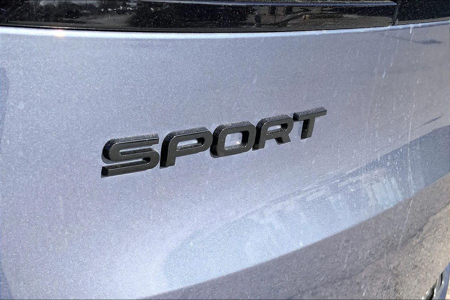 New 2026 Varesine Blue Metallic Land Rover SE image 15