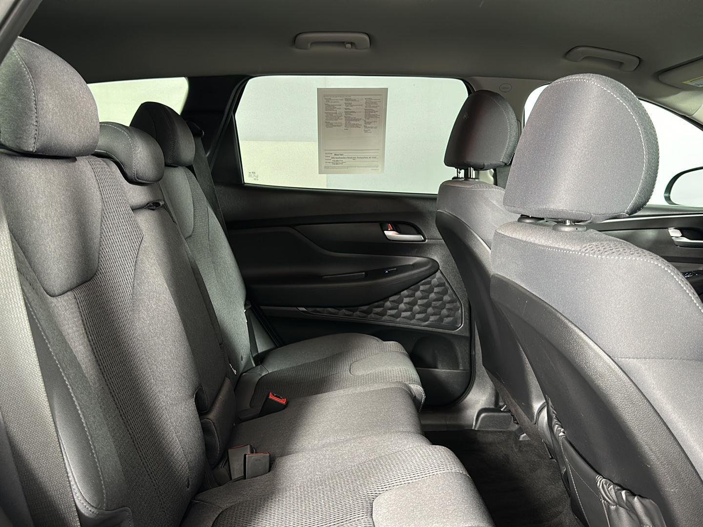 Used 2021 Shimmering Silver Hyundai SE image 22