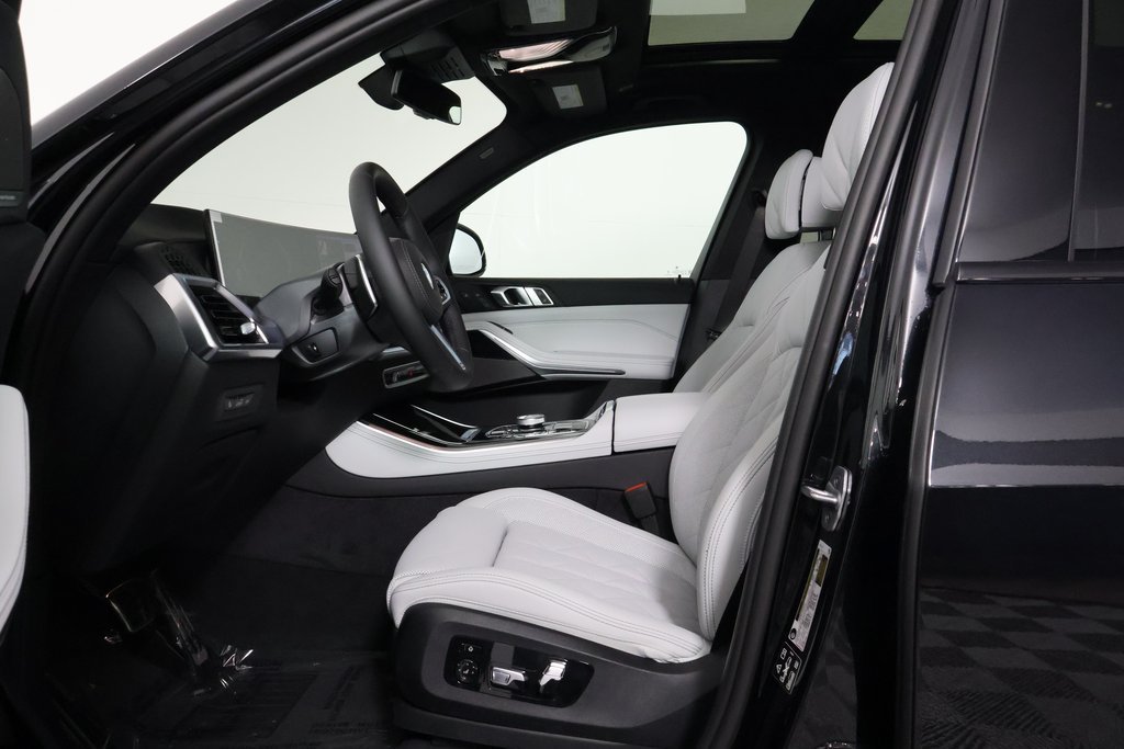 New 2026 Black Sapphire Metallic BMW xDrive40i image 5