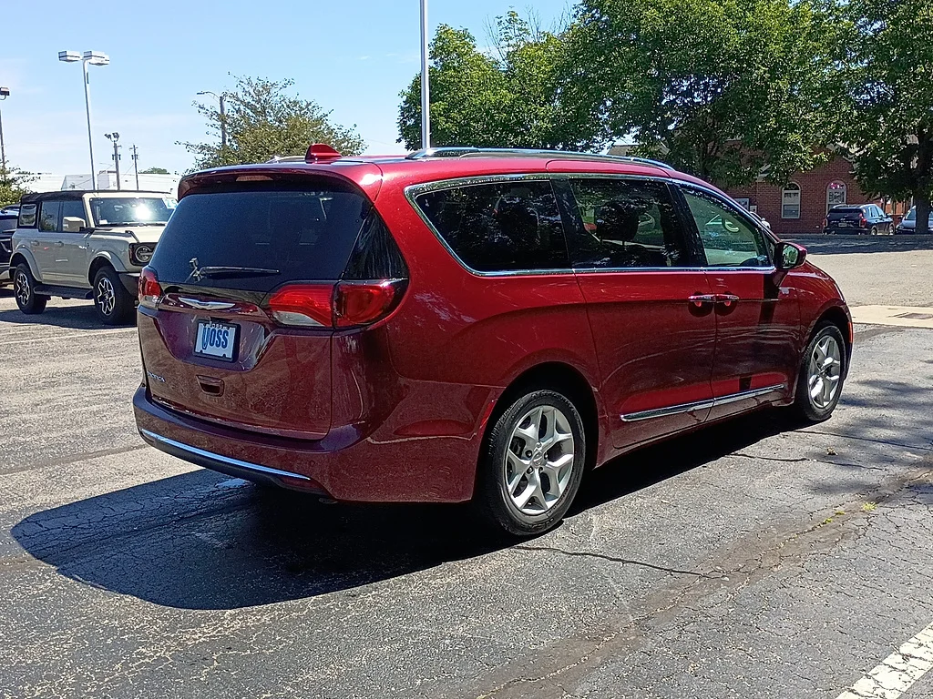 Used 2020 Velvet Red Pearl Coat Chrysler Launch Edition image 3