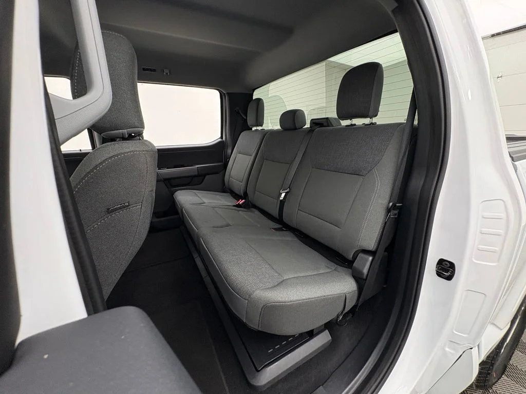 Used 2024 Oxford White Ford XLT image 35