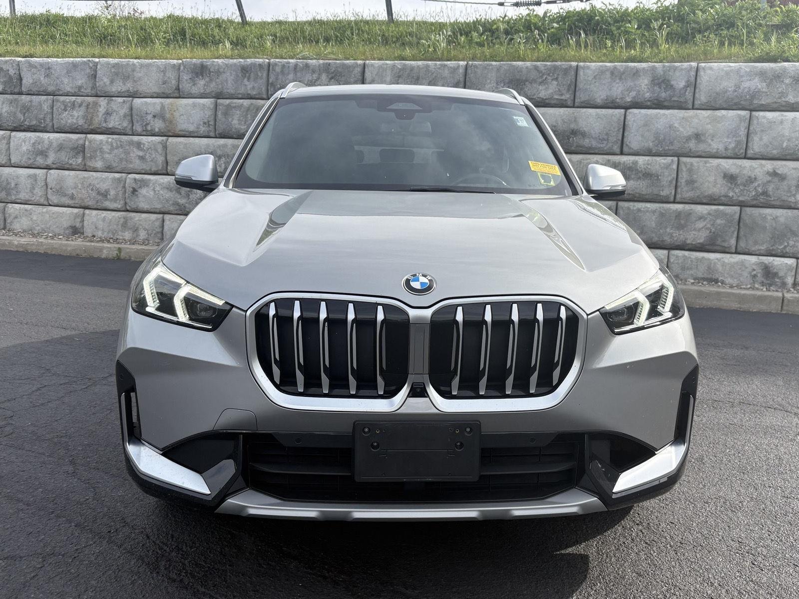 Used 2024 Space Silver Metallic BMW xDrive28i image 2