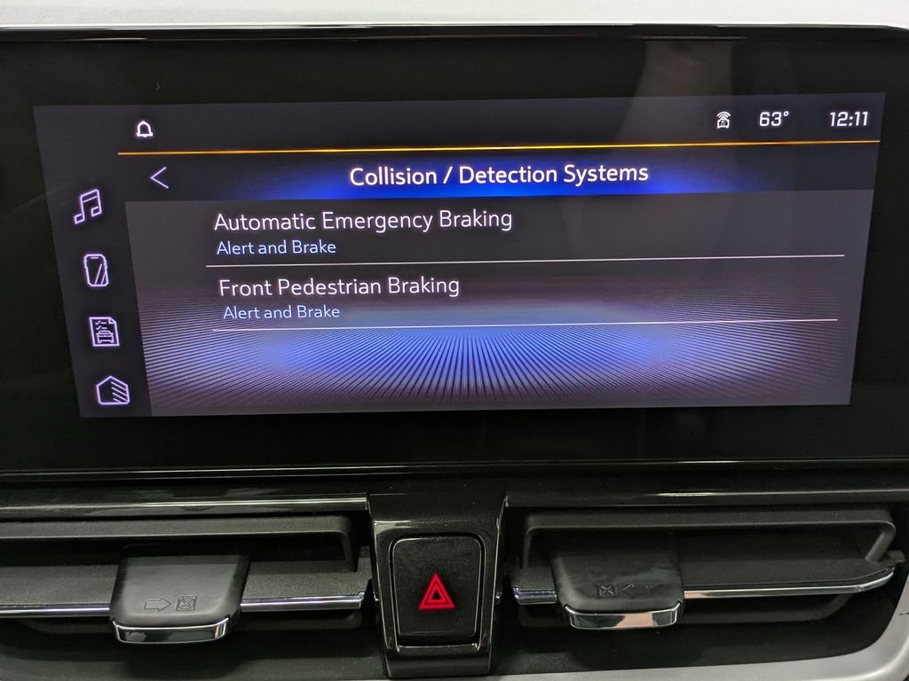Used 2025 White Chevrolet LT image 6