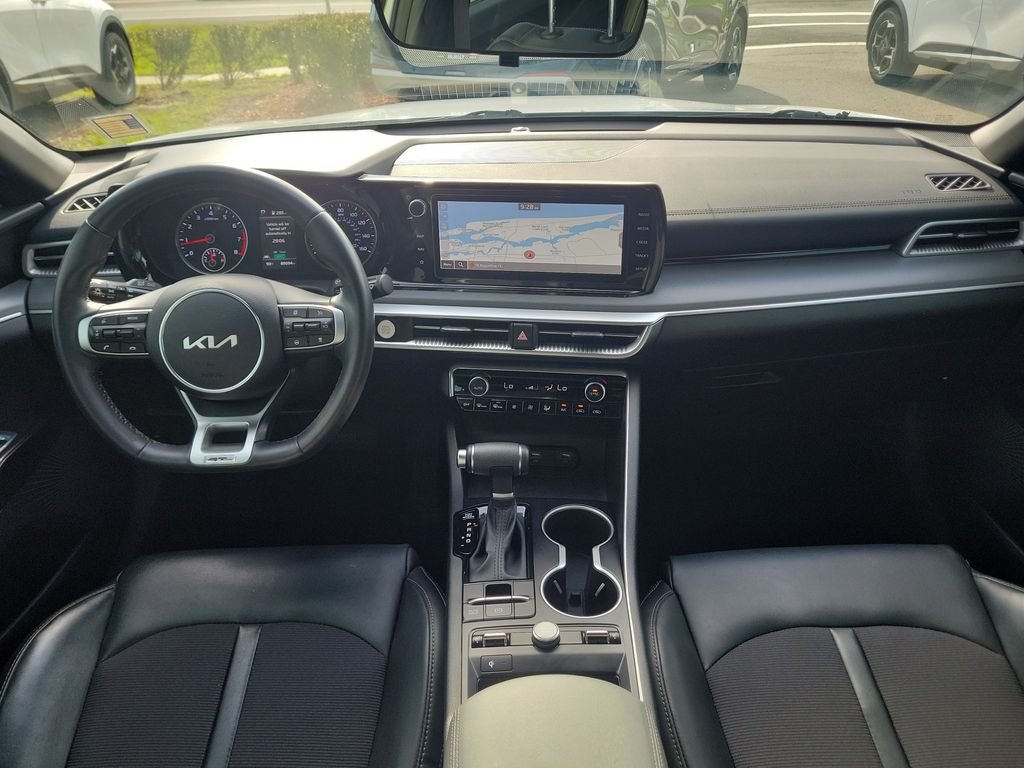 Used 2024 White Kia GT-Line image 16