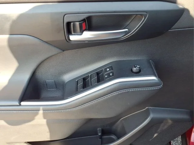 Used 2022 Red Toyota XLE image 9