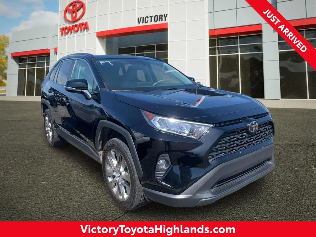 Used 2020 Black Toyota XLE Premium image 1