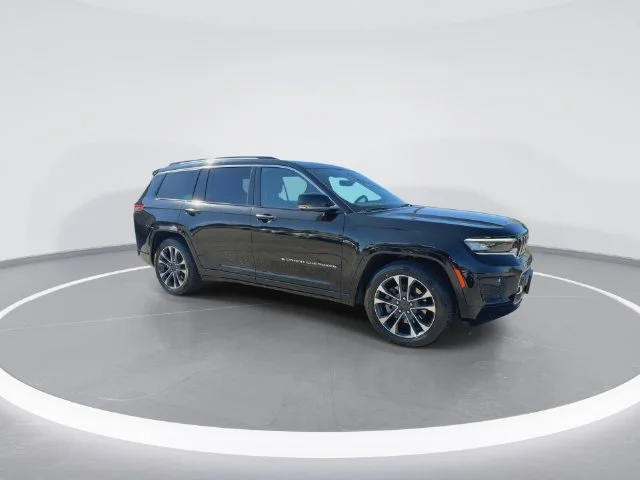 Used 2023 Black Jeep Overland image 2