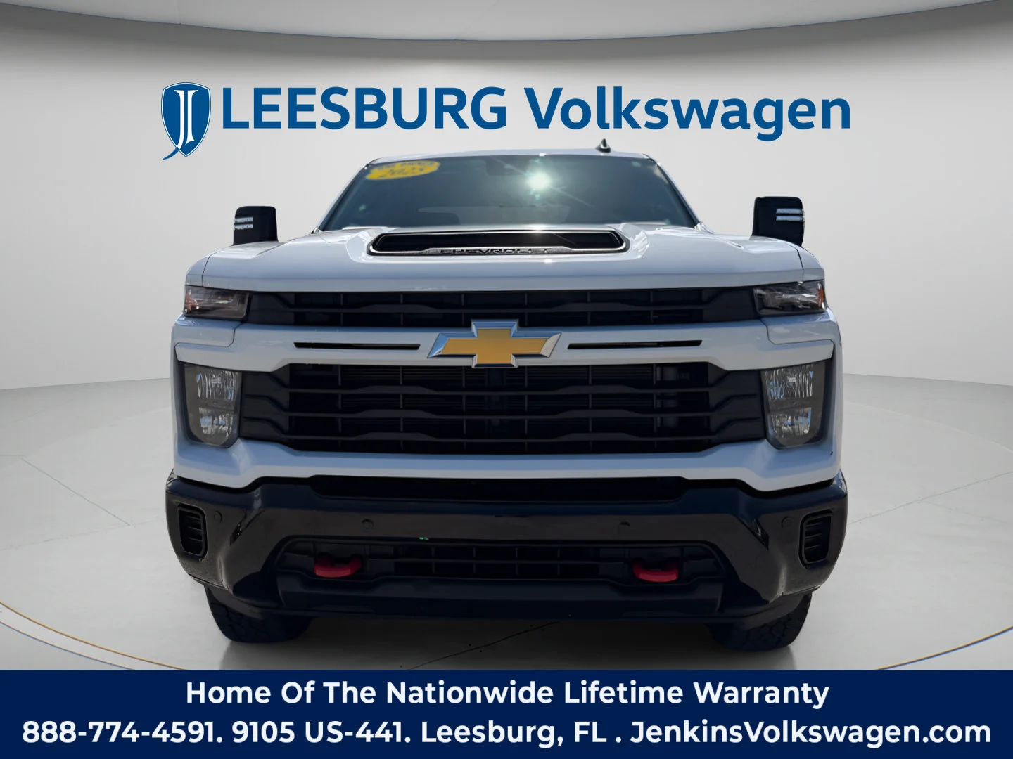 Used 2025 Summit White Chevrolet Custom image 13