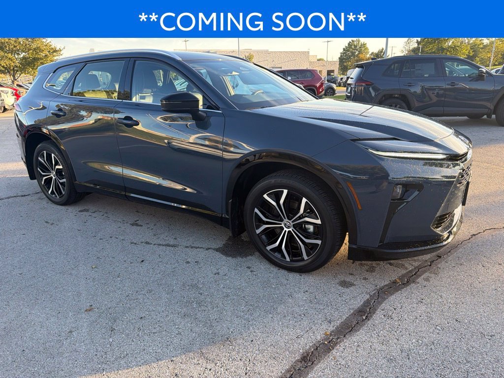 Used 2025 Gray Toyota XLE image 4