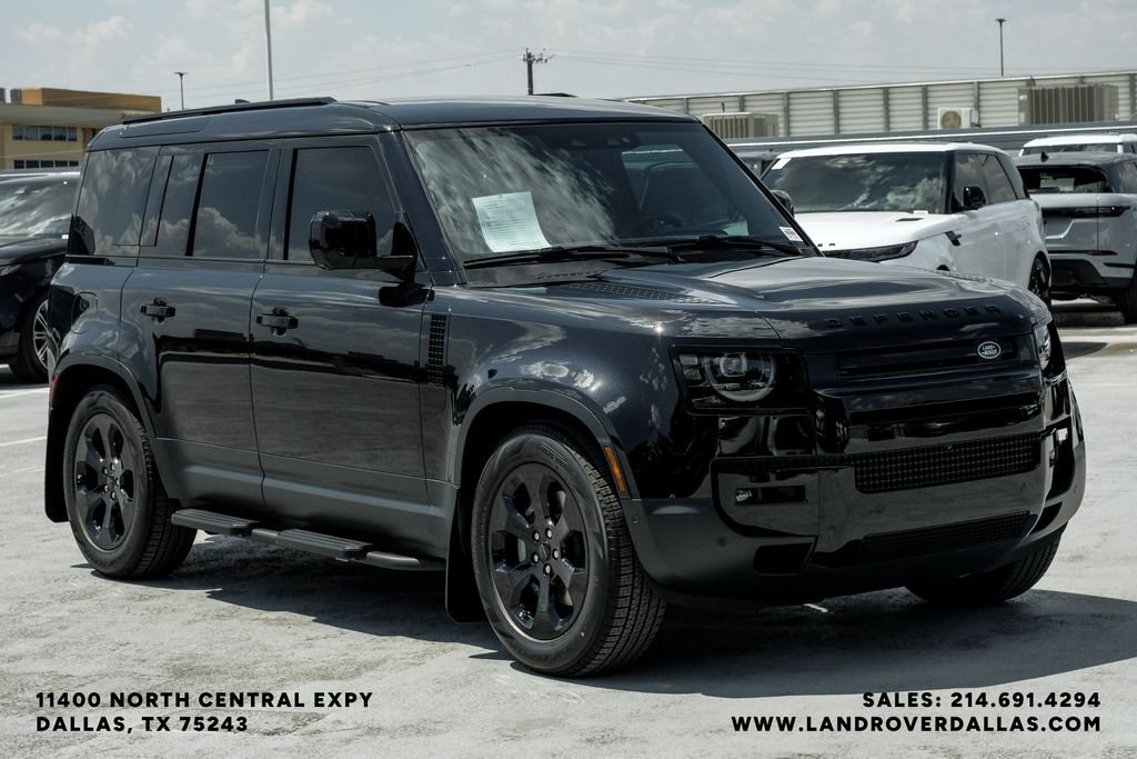 New 2026 Santorini Black Metallic Land Rover S image 6