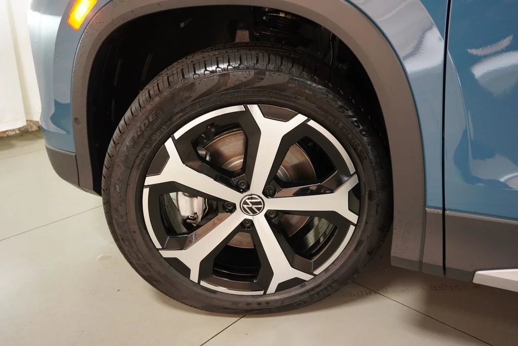New 2026 Blue Volkswagen 2.0T SE image 30