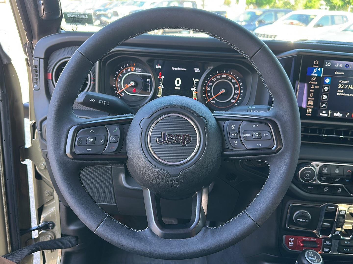 Used 2025 41 Jeep Rubicon image 14