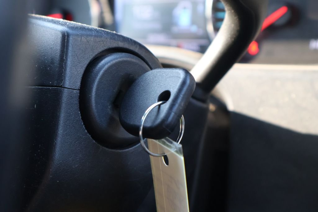 Used 2018 GRAPHITE METALLIC Chevrolet LT image 30