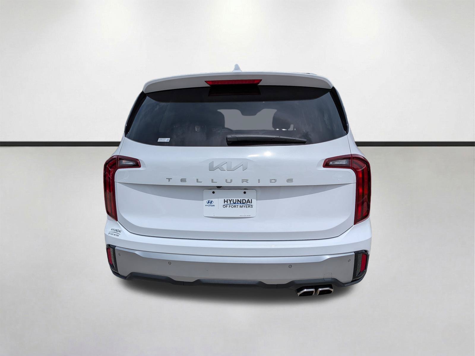 Used 2023 Glacial White Pearl Kia S image 5