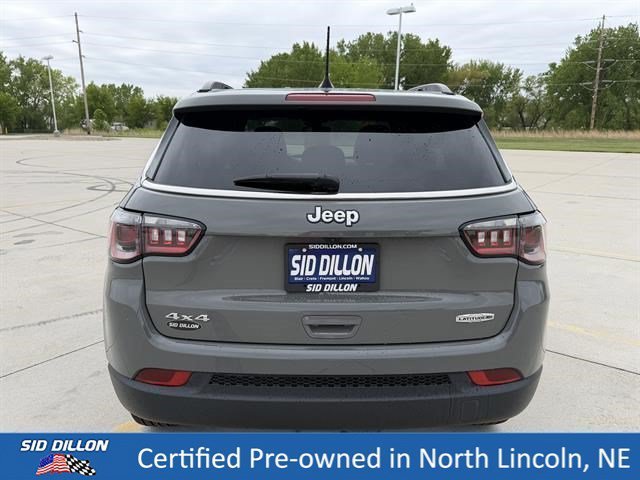 Used 2023 Sting-Gray Clearcoat Jeep Latitude Lux image 5
