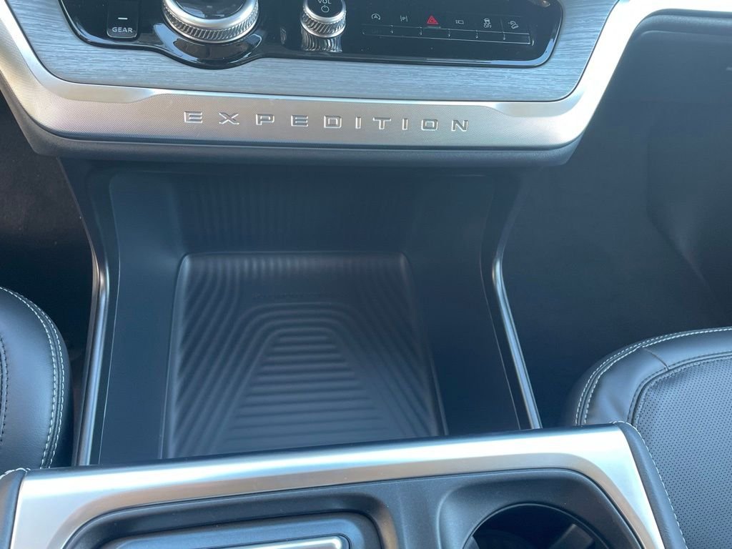 New 2027 Star White Metallic Tri-Coat Ford MAX Platinum image 16