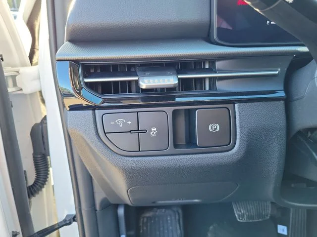 New 2026 Glacial White Pearl Kia LX image 10