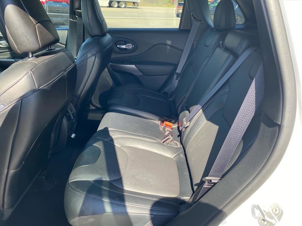 Used 2022 Bright White Clearcoat Jeep Limited image 24