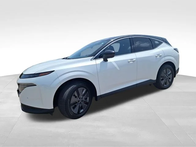 Used 2025 White Nissan SL image 4