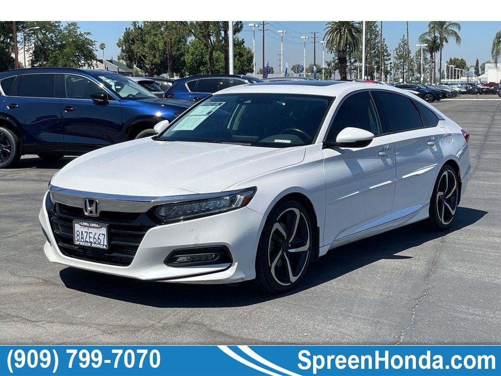 Used 2018 Platinum White Pearl Honda Touring 1.5T image 1