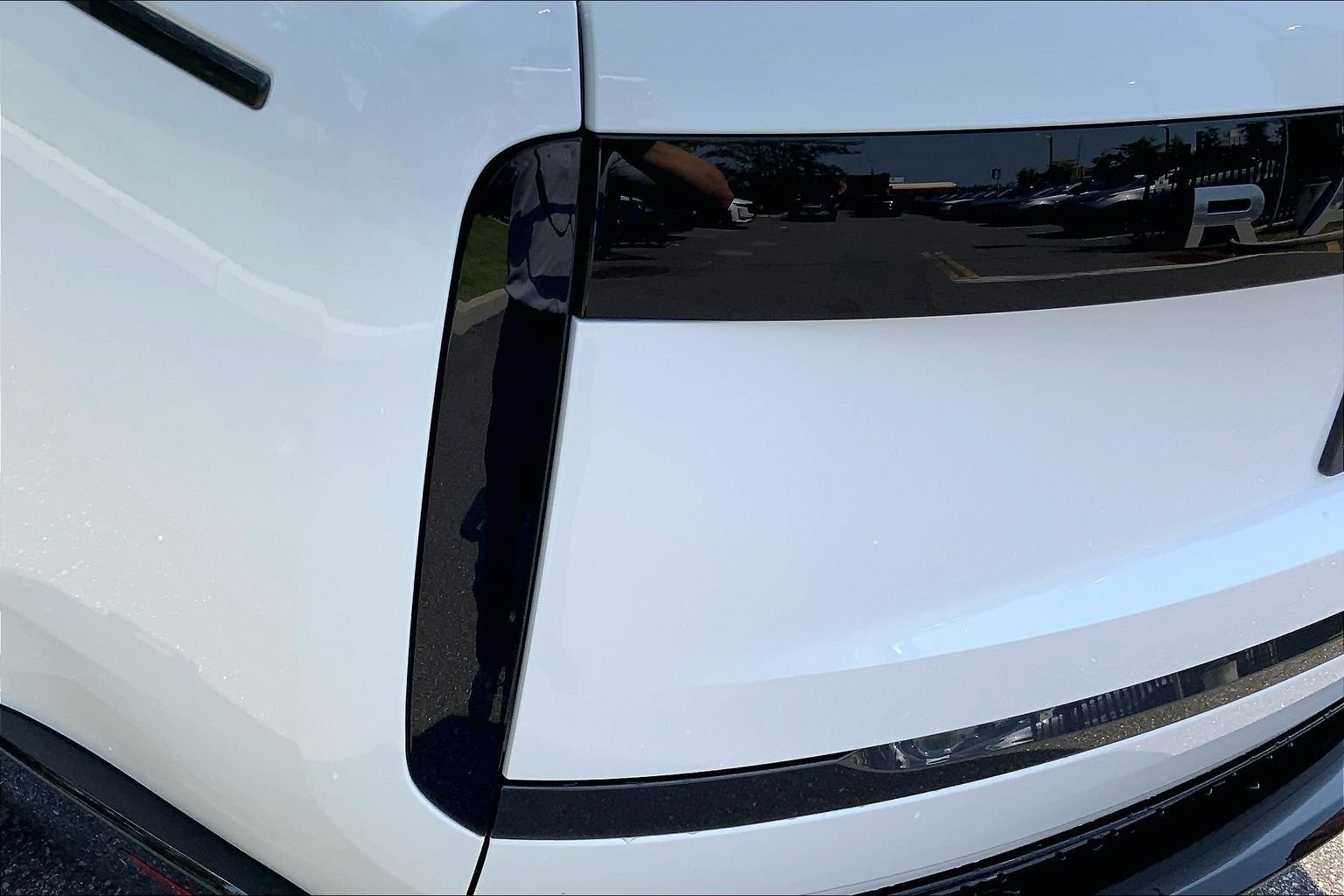 New 2026 Fuji White Land Rover SE 7 Seats image 14