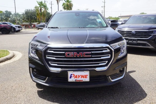 Used 2022  GMC SLT image 2