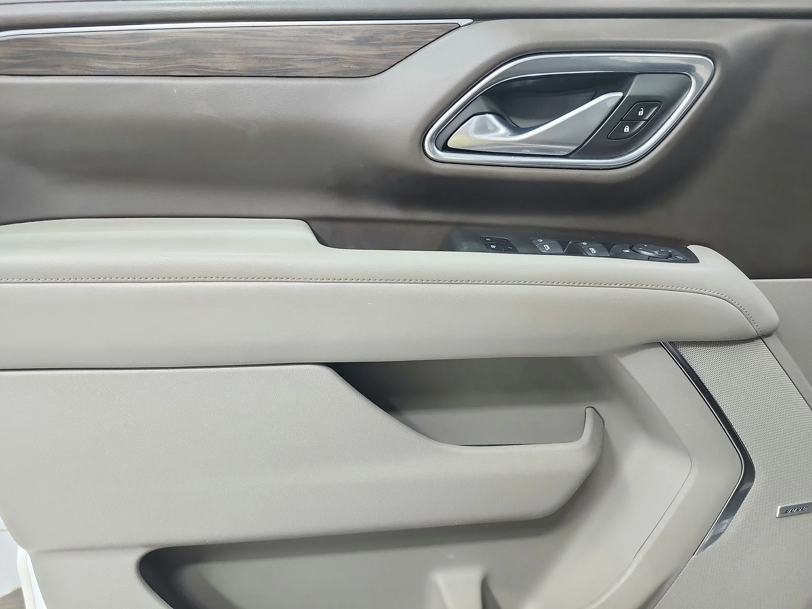 Used 2021 White Chevrolet LT image 40