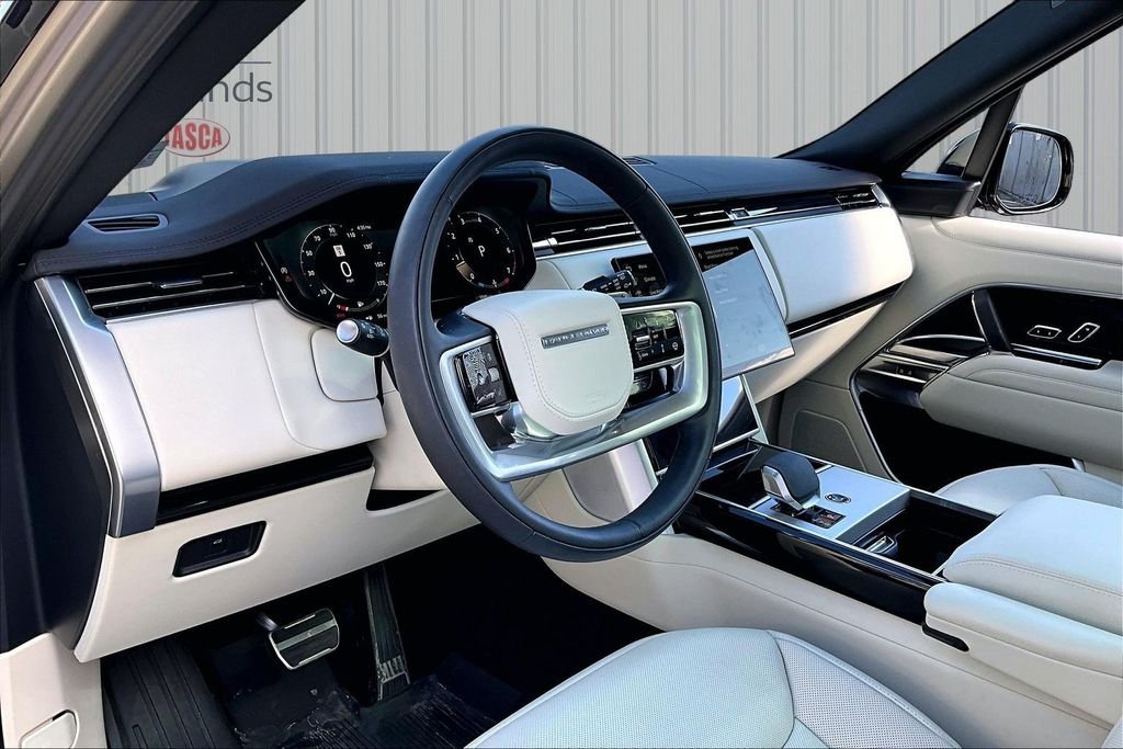 Used 2026 Gold Land Rover SE image 17