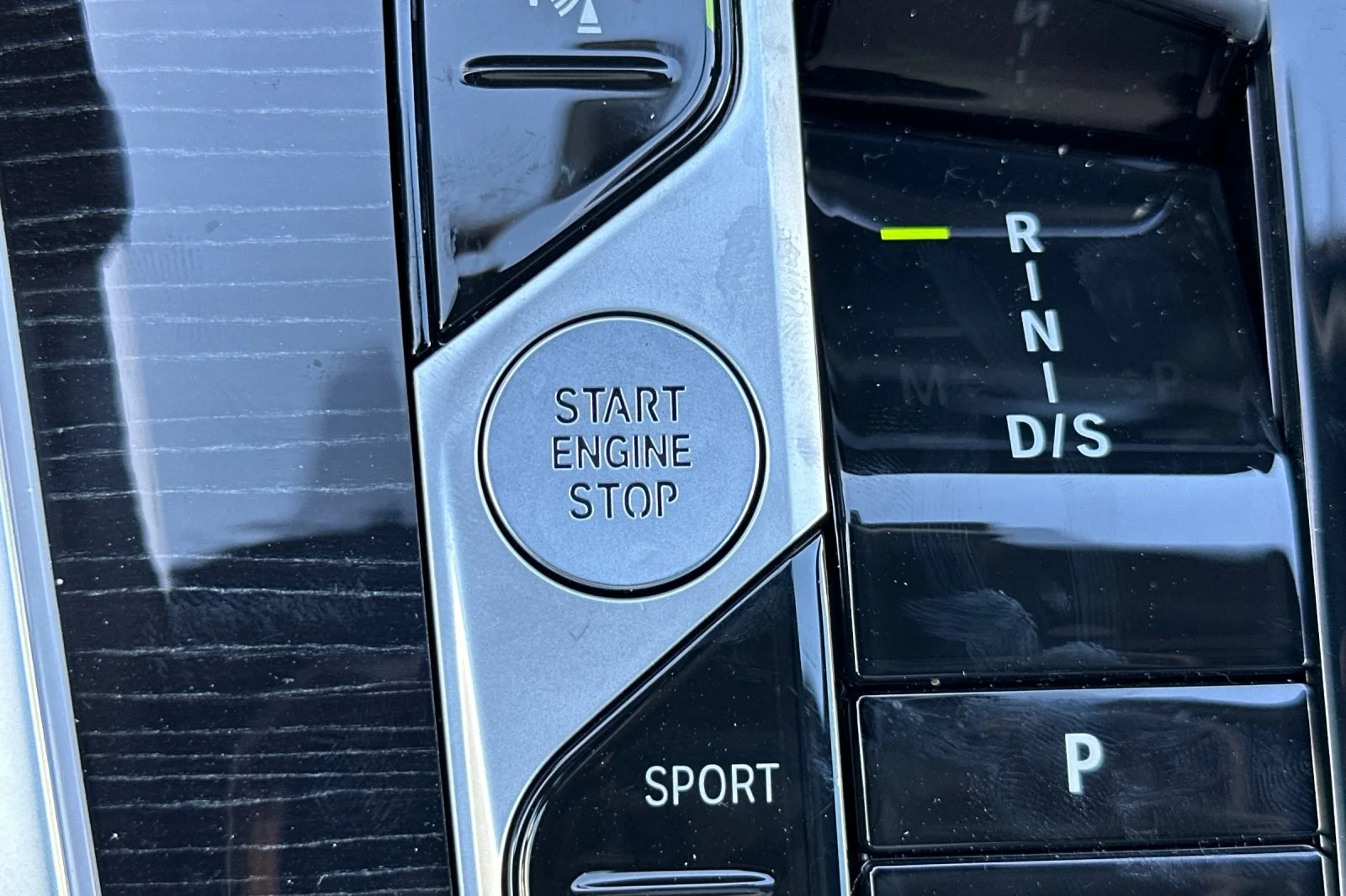 New 2026 Mineral White Metallic BMW sDrive40i image 22