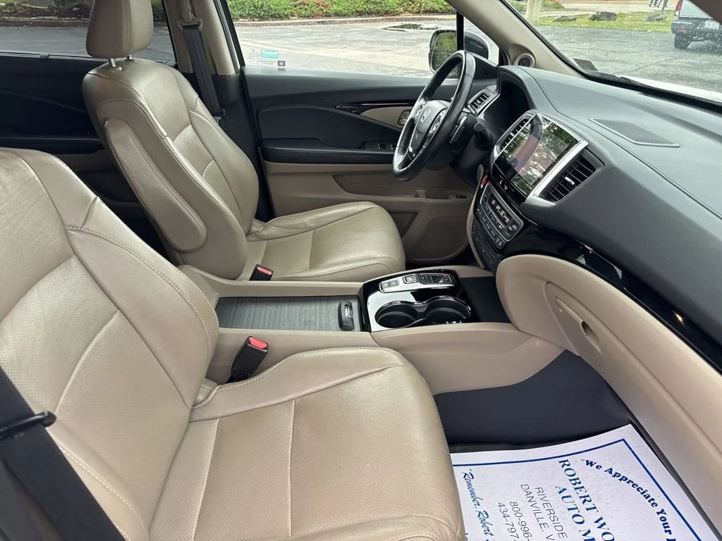 Used 2017 White Diamond Pearl Honda Elite image 14