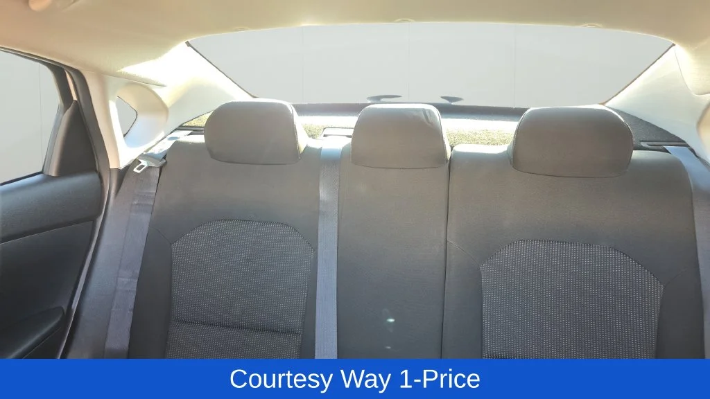 Used 2021 White Kia LXS image 11