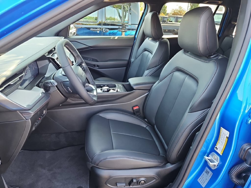 New 2026 Hydro Blue Pearl-Coat Exterior Paint Jeep Limited image 21
