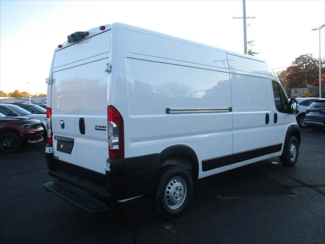 New 2026 Bright White Clear-Coat Exterior Paint RAM Tradesman image 6