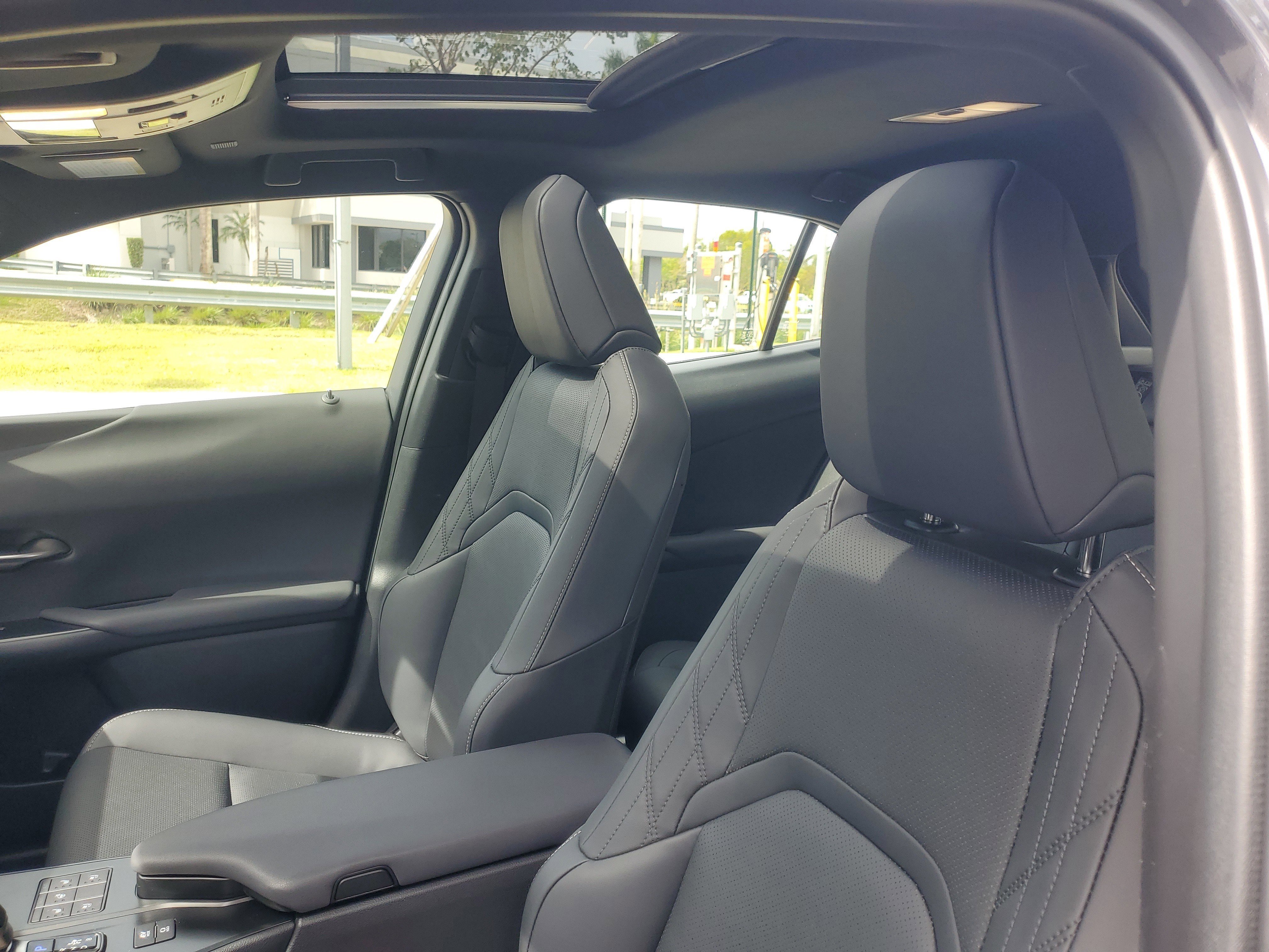 Certified Used 2025 Obsidian Lexus UX 300h F SPORT Design image 17