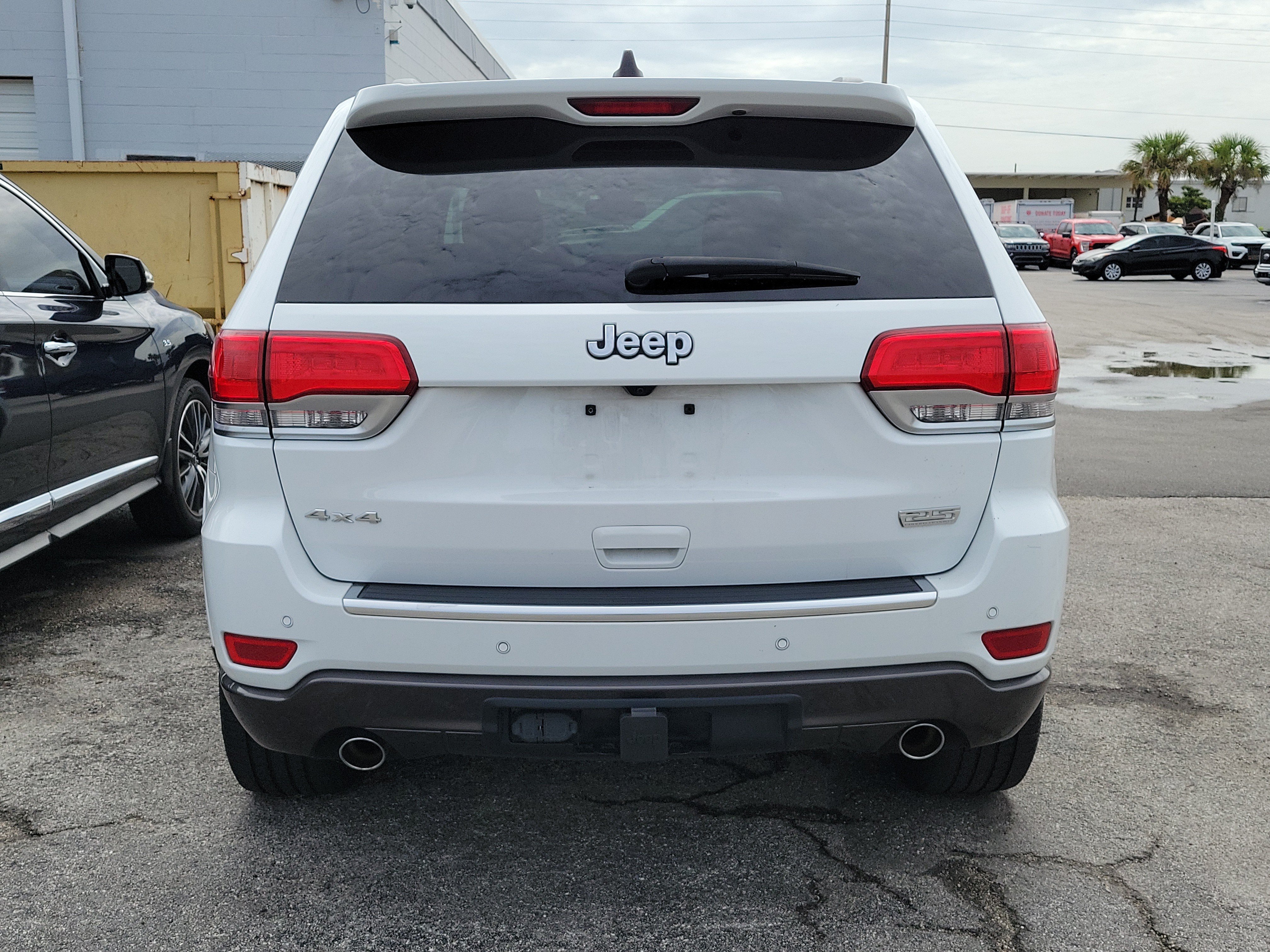 Used 2018 Bright White Clearcoat Jeep Sterling Edition image 4