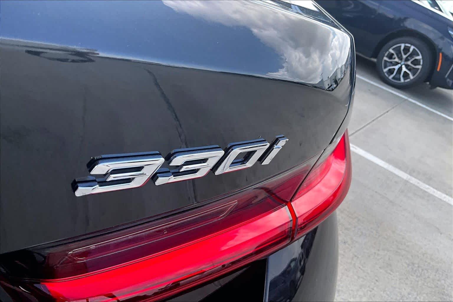 Used 2024 Black Sapphire Metallic BMW 330i image 9